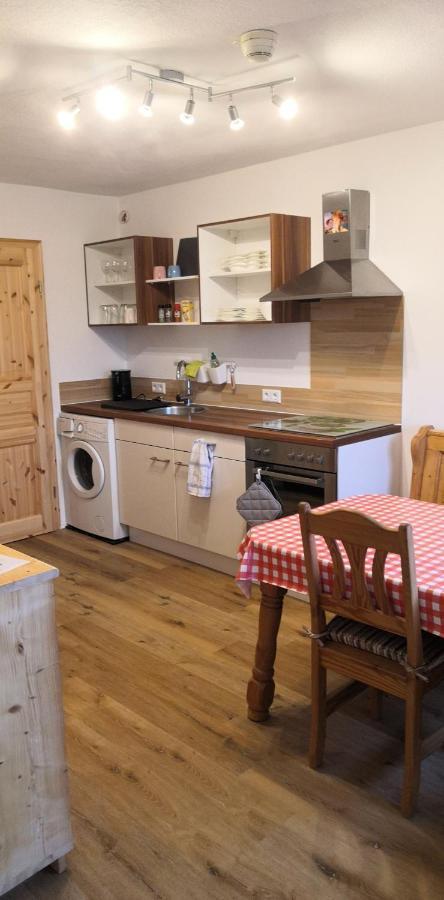 Apartment Auszeit Mit Kueche Viel Ruhe Und Natur Untrasried Dış mekan fotoğraf